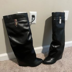 Ego official black lock boot